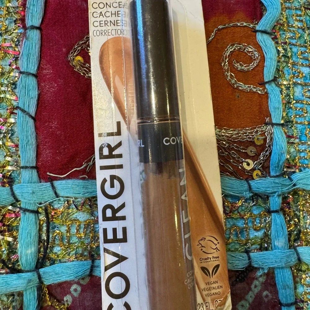 COVERGIRL Clean Concealer in Warm Brown
